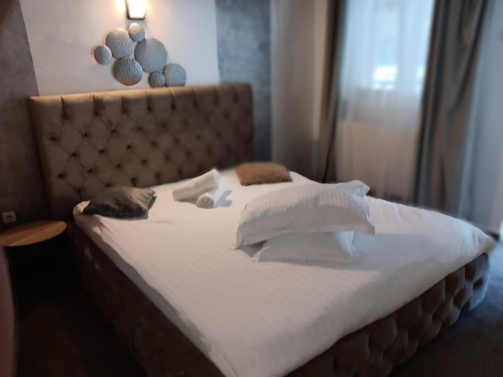 La Protap Calimanesti Hotell Exteriör bild