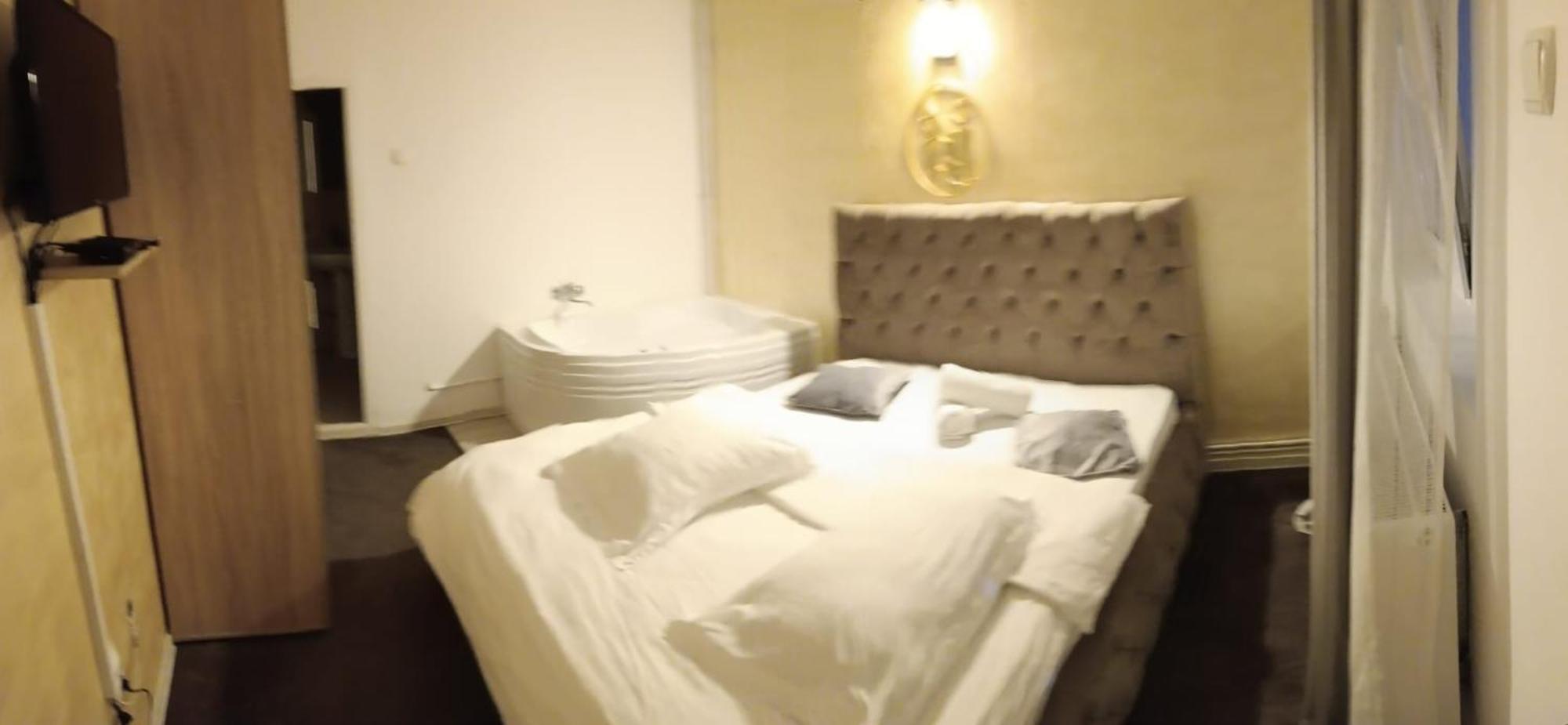 La Protap Calimanesti Hotell Exteriör bild